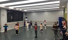 舞蹈房装修时，舞蹈地胶该如何选择？